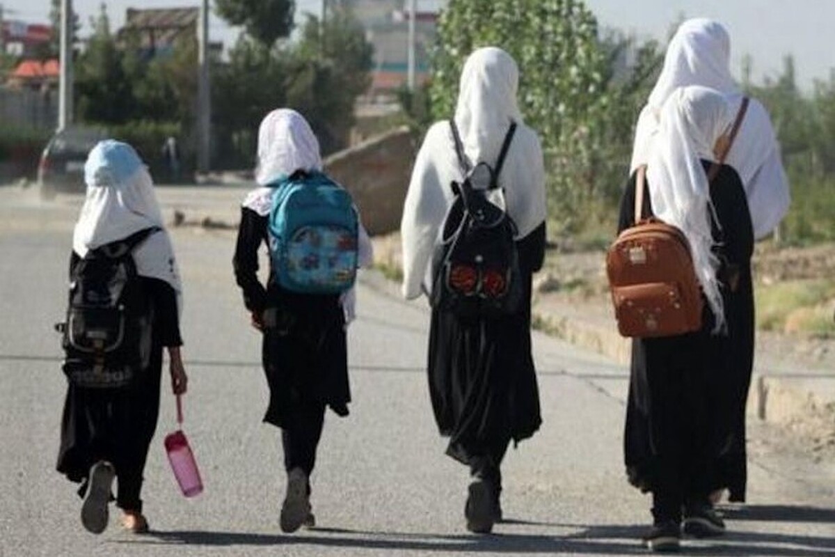 در سال ۱۹۵۴، روز ۲۰ نوامبر با هدف بزرگداشت مفاهیمی همچون اتحاد بین‌المللی، آگاهی‌رسانی به کودکان جهان و بهبود وضعیت رفاهی کودکان به عنوان «روز جهانی کودک» نام‌گذاری شد.