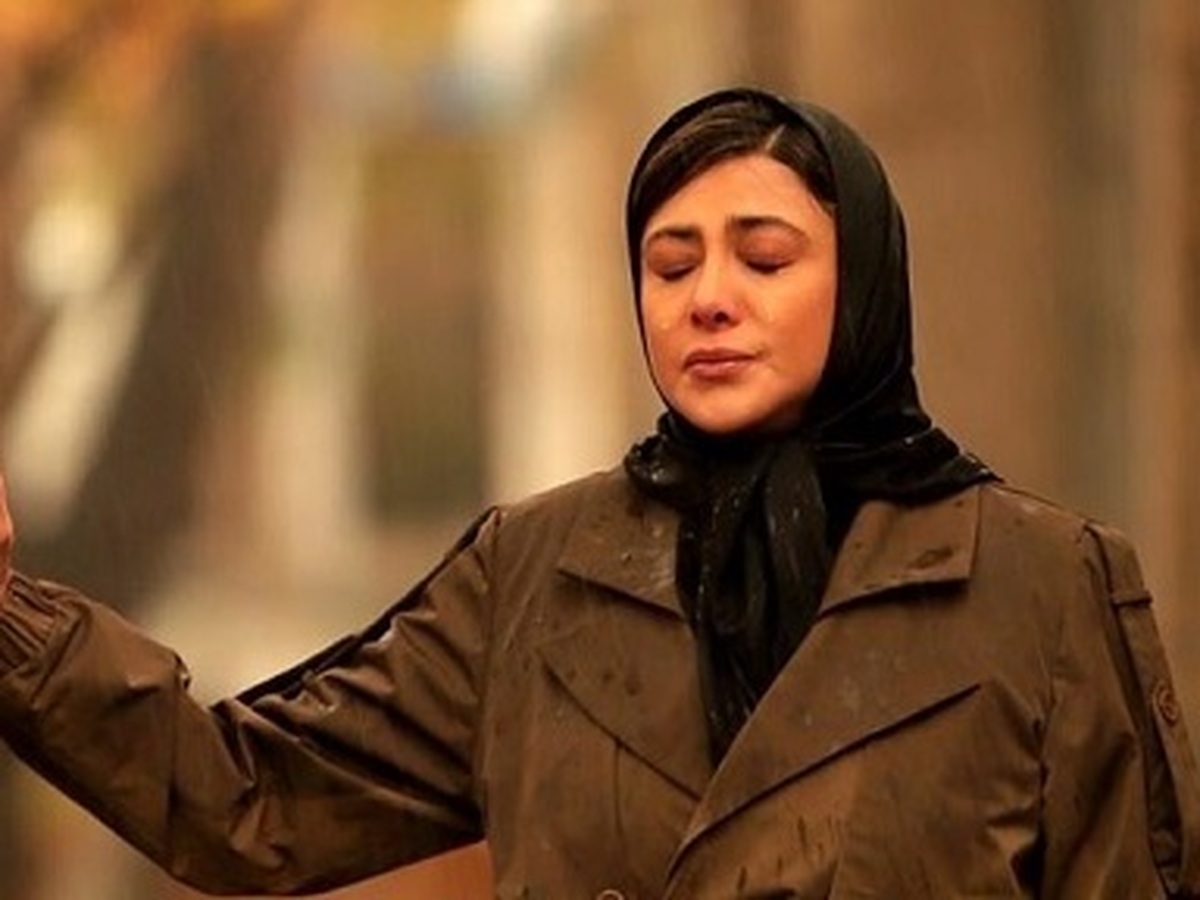 صبح امروز پاسپورت آزاده صمدی ضبط و ممنوع‌الخروج شد.