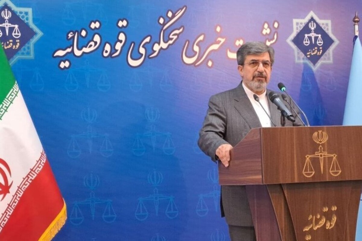 سخنگوی قوه قضائیه گفت: تحقیقات درباره قتل داریوش مهرجویی و وحیده محمدی فر ادامه دارد.