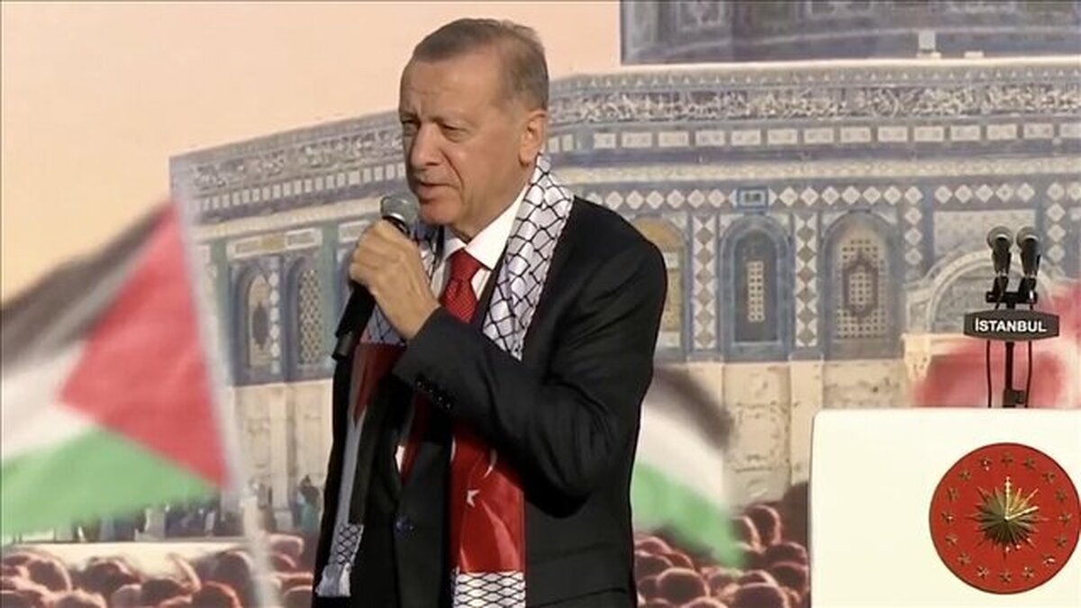 رئیس‌جمهور ترکیه طی سخنرانی در تجمع بزرگ مردم این کشور در حمایت از فلسطین در استانبول گفت: بدون حمایت غرب، اسرائیل برای سه روز هم مقاومت نمی‌تواند کند.