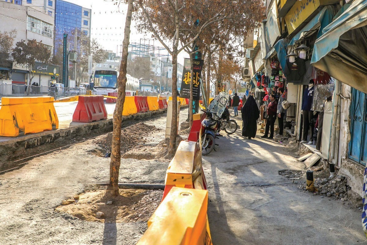 با اعلام مدیرکل نظارت بر نگهداری و تعمیرات شهرداری مشهد از اتمام عملیات بهسازی بخش نخست خیابان طبرسی تا یک ماه آینده خبر داد.