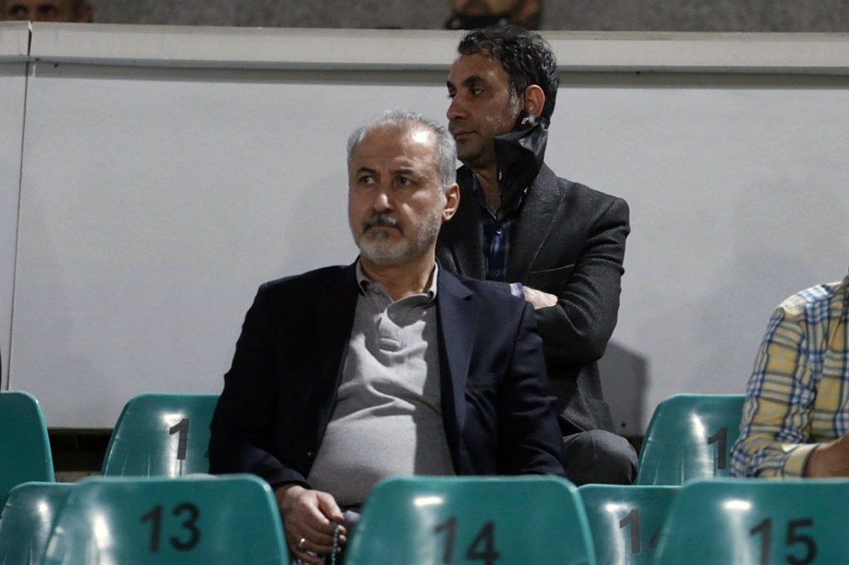 رضا درویش، مدیرعامل باشگاه پرسپولیس قصد ندارد آپشن‌های قرارداد بازیکنان پرسپولیس را که از فصل پیش باقی مانده و پرداخت نشده، بپردازد.