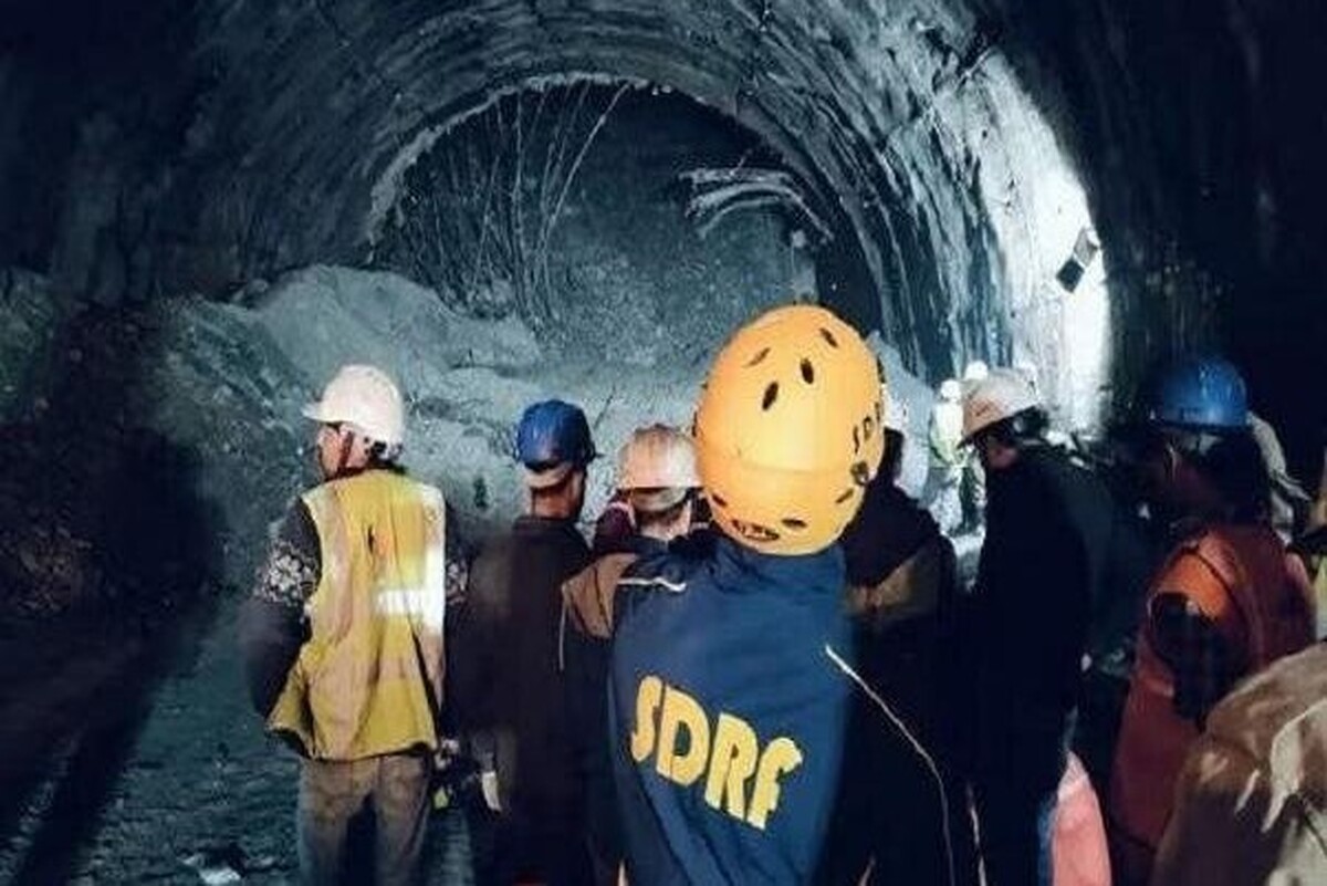 چهل و یک کارگر هندی ۱۰ روز است که در تونلی در ایالت اوتاراکند در ارتفاعات هیمالیا گرفتار شده‌اند. این اولین تصاویر آنان است. تلاش برای نجات آن‌ها همچنان ادامه دارد.