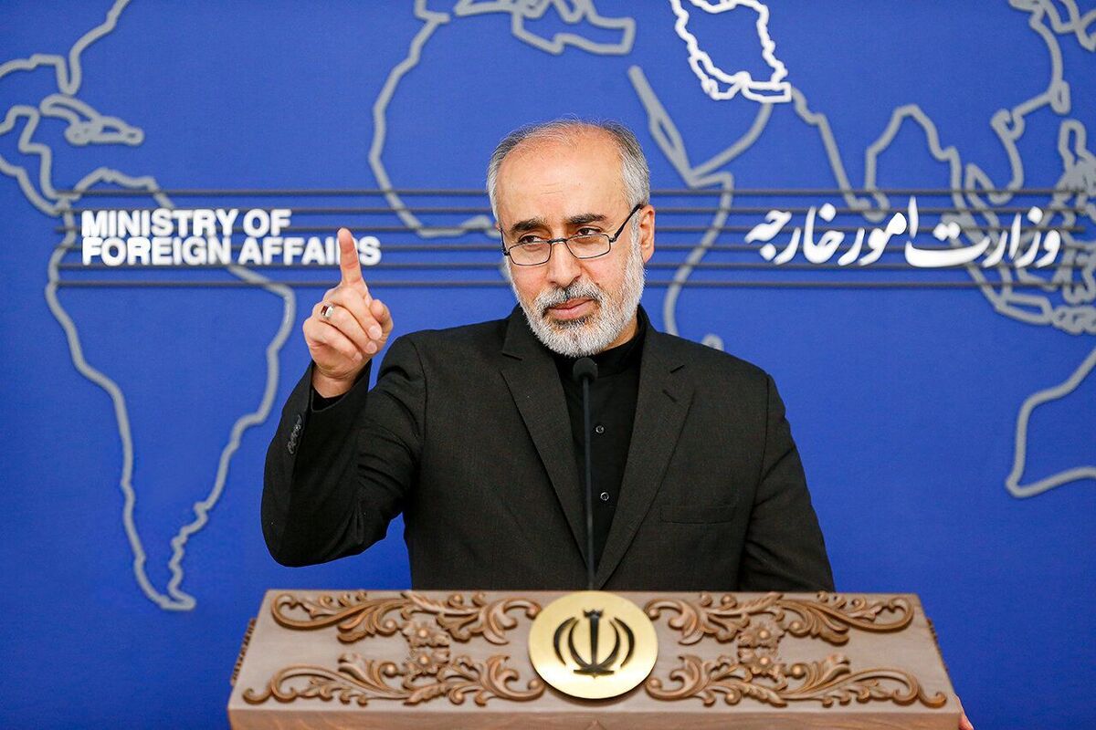 سخنگوی وزارت امور خارجه مفاد مندرج در بیانیه وزارتخانه‌های خارجه سه کشور فرانسه، آلمان و انگلیس در خصوص موشک فتاح ۲ را گمراه‌کننده و دارای اهداف و انگیزه‌های خاص سیاسی دانست.