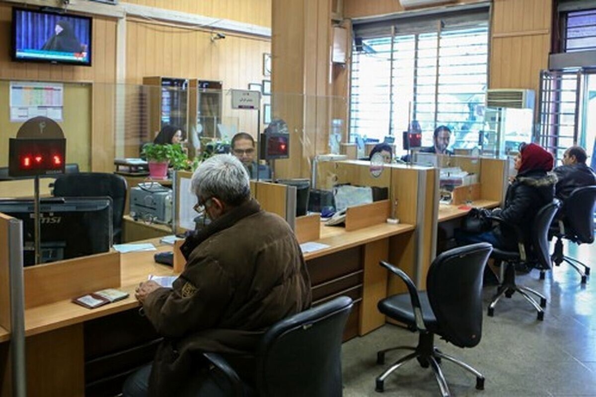 بانک مرکزی جمهوری اسلامی ایران در راستای برنامه اصلاح نظام بانکی کشور نسبت به انتقال سپرده‌ها، دارایی‌ها، تسهیلات، کارکنان و شعب مؤسسه اعتباری نور به بانک ملّی ایران اقدام می‌کند.