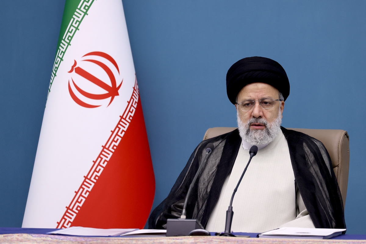 دومین همایش ملی مسئولیت اجرای قانون اساسی ۱۲ آذر با حضور رئیس‌جمهور در سالن اجلاس سران برگزار می‌شود.