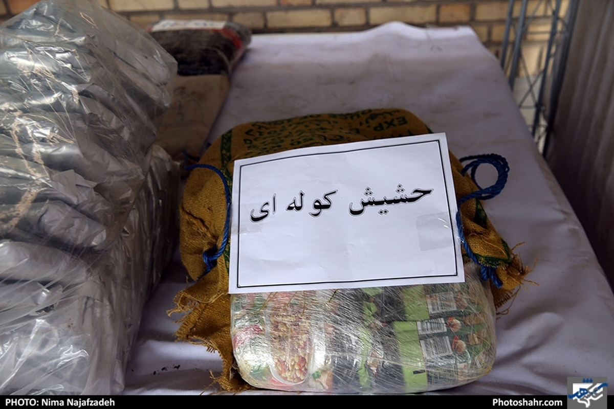 رئیس پلیس مبارزه با موادمخدر تهران بزرگ از کشف ۱۱۲ کیلوگرم مخدر حشیش از یک زوج موادفروش خبر داد.