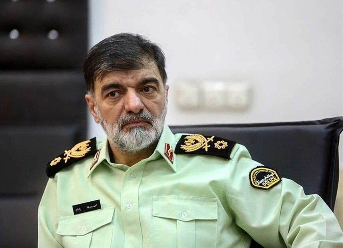 فرمانده فراجا به مالکان و متصرفان خانه‌های موسوم به پلاک قرمز هشدار داد که نسبت به تعیین تکلیف املاک خود اقدام کنند.