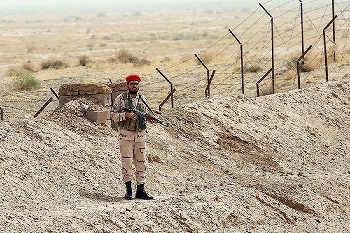 فرمانده مرزبانی خراسان رضوی از کشف ۶۷ کیلوگرم مواد افیونی و دستگیری ۳ قاچاقچی توسط مرزبانان هنگ تایباد خبر داد.