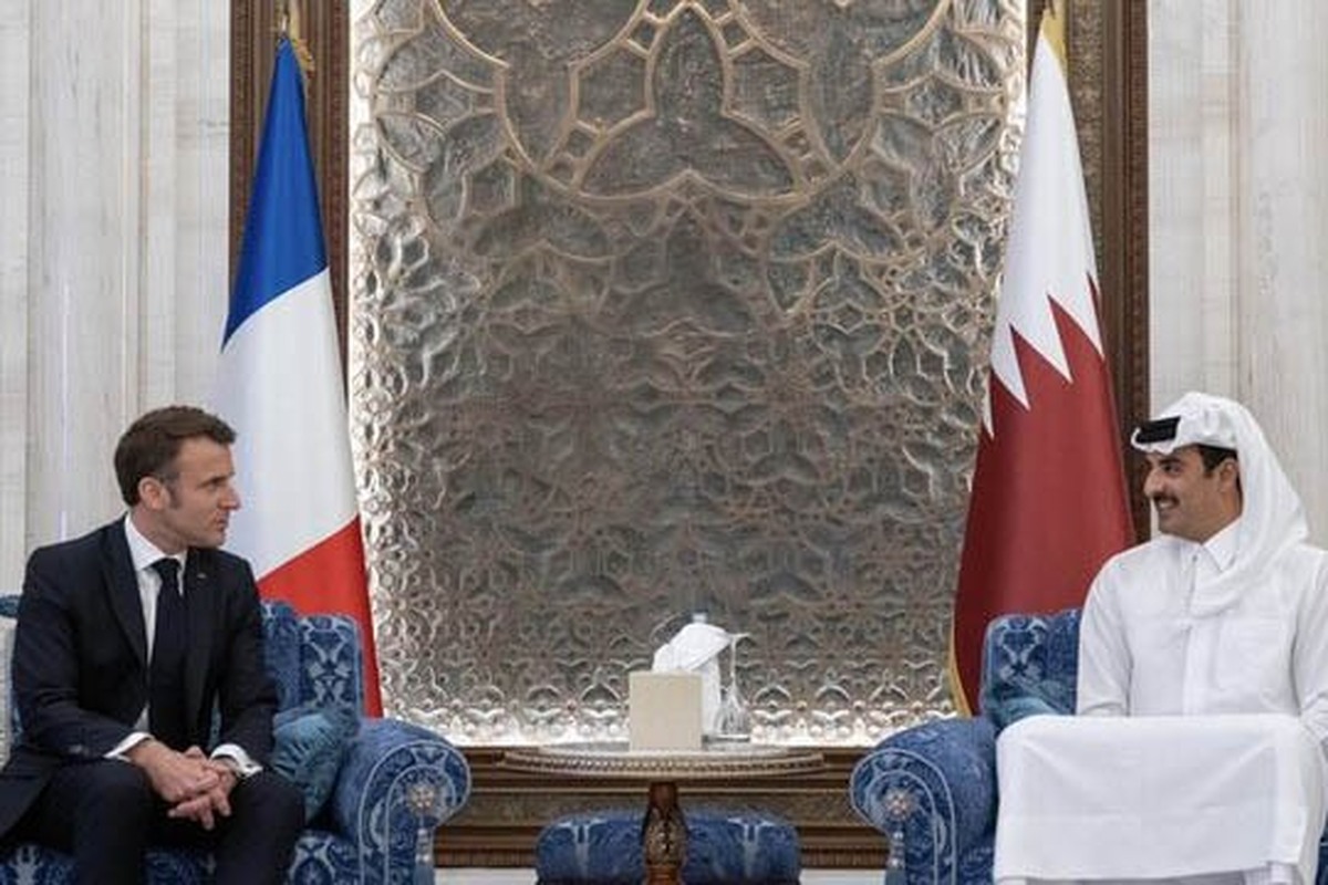 امیر قطر و رئیس جمهوری فرانسه در جریان دیدار با یکدیگر در دوحه تلاش‌ها برای برقراری آتش‌بس و کاهش تنش در غزه را مورد بررسی قرار دادند.