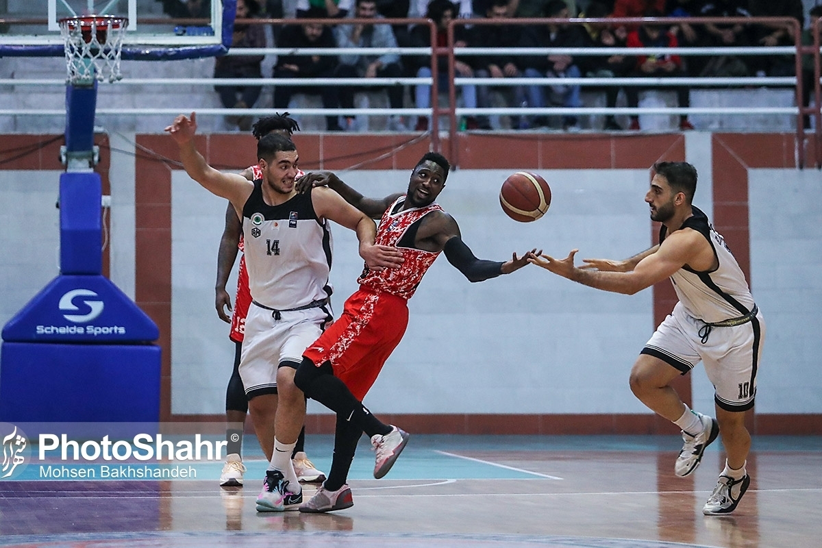تیم بسکتبال رعد پدافند مشهد در یک دیدار خانگی متحمل شکستی سنگین شد.