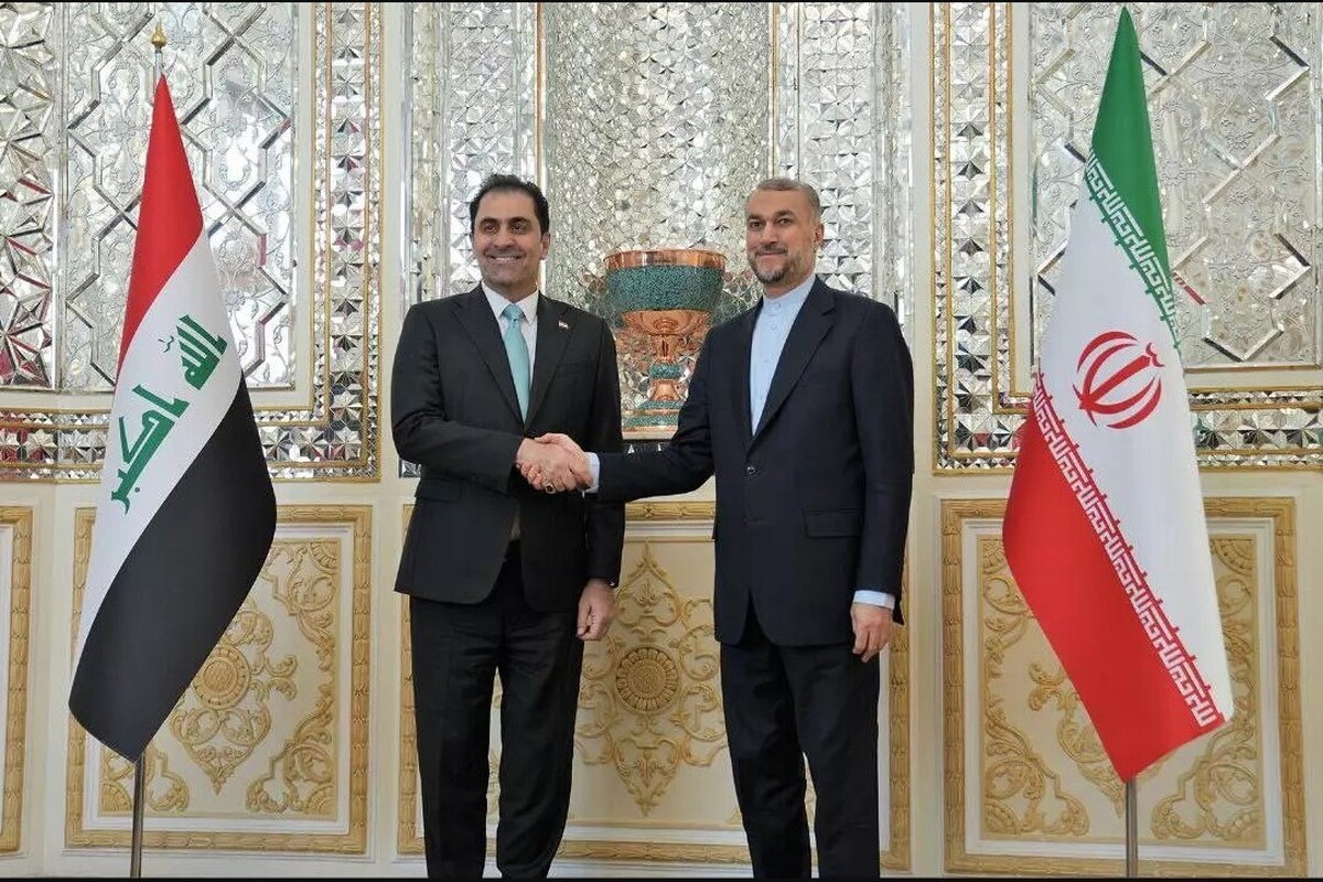 وزیر امور خارجه جمهوری اسلامی ایران در دیدار با هیئت پارلمانی جمهوری عراق به ریاست با نایب رئیس مجلس این کشور مناسبات فیمابین را نمونه‌ای بی نظیر در منطقه ارزیابی کرد.
