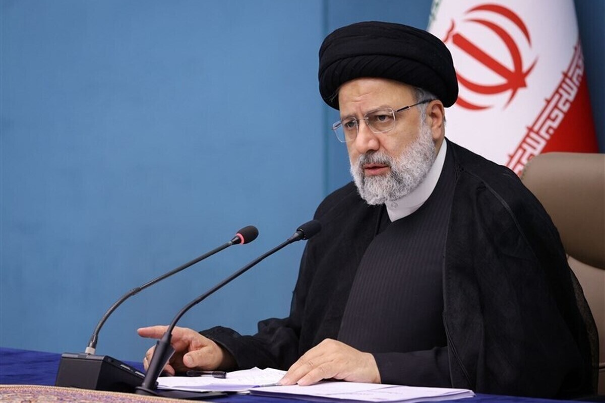 رئیس‌جمهور گفت: دولت و وزارت کشور مجری انتخابات است و ناظر آن شورای نگهبان است. هیئت‌های اجرایی صلاحیت‌ها را بررسی و نهایتاً هیئت‌های نظارت آن را تایید می‌کنند و بخشداران، فرمانداران و استانداران دخالتی در این زمینه نباید داشته باشند.
