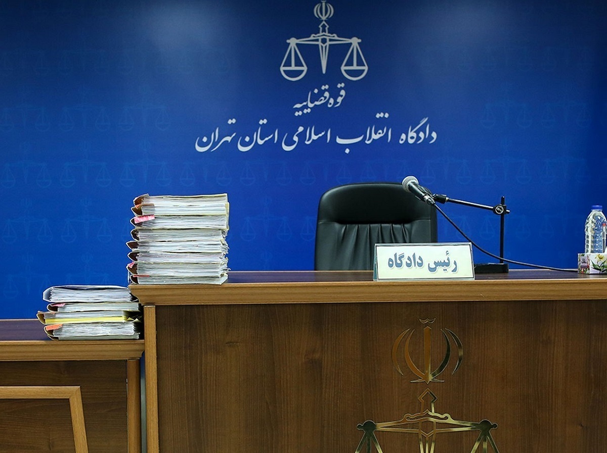فساد ۳.۵ میلیارد دلاری یک تولیدکننده چای زاییده سیاست‌های غلطی است که بانک مرکزی همچنان بر اجرای آن پافشاری می‌کند، سازمان بازرسی کل کشور باید تصمیم گیران بانک مرکزی و امضاکنندگان اختصاص این میزان ارز به این شرکت را هم پای میز محاکمه بکشاند.