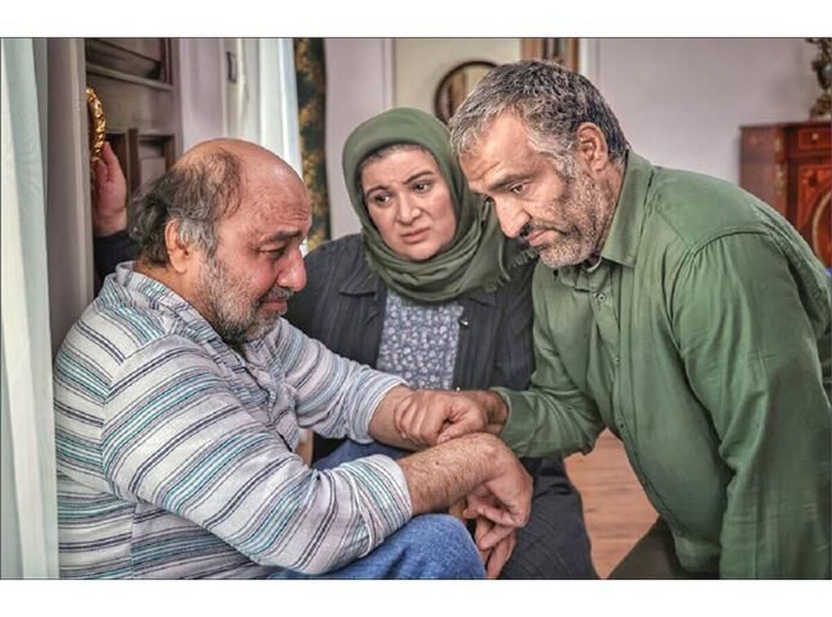 فیلم «ویلای ساحلی» موفق شد تا با جذب بیش از ۹۲۰۰ مخاطب و فروش ۵۱۰ میلیونی، رکورد فروش روز نخست پساکرونایی سینمای ایران را به نام خود مصادره کند.