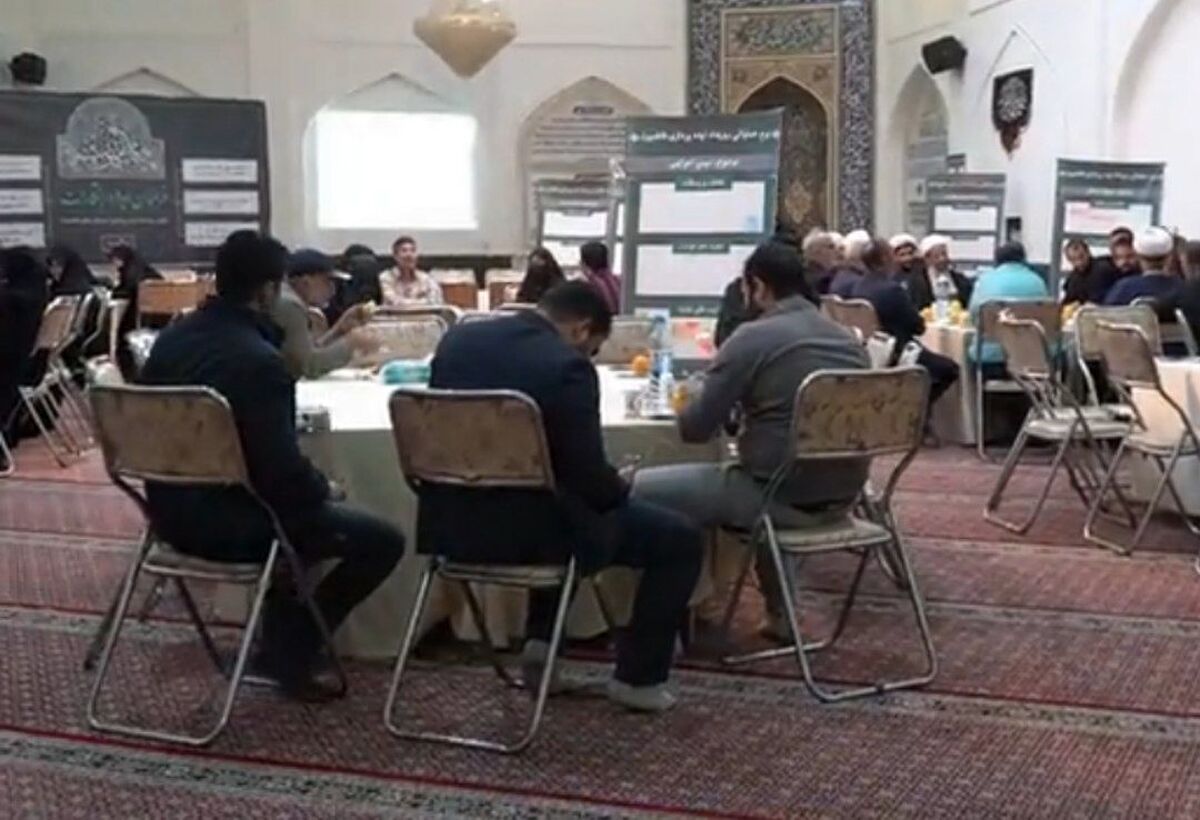 اولین رویداد ایده پردازی اجتماع عظیم فاطمیون ظهر روز جمعه با حضور جمعی از مردم و مسئولان در مهدیه امام خامنه‌ای مشهد برگزار شد.