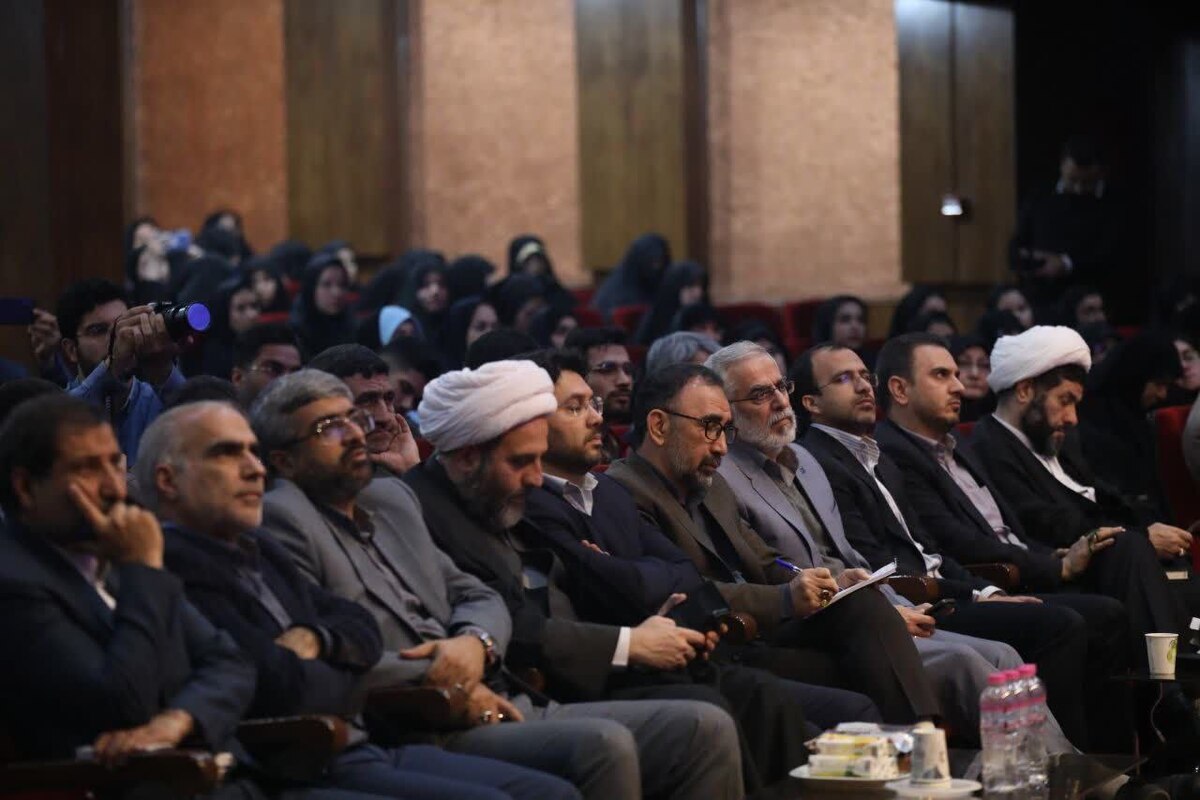 استاندار خراسان رضوی گفت: ۱۰۰۰واحد خوابگاه متاهلی در مرکز و ۶۰۰ واحد هم در دانشگاه علوم پزشکی پیش‌بینی ساخت شده است و پیگیری ها و کارها درحال انجام است.