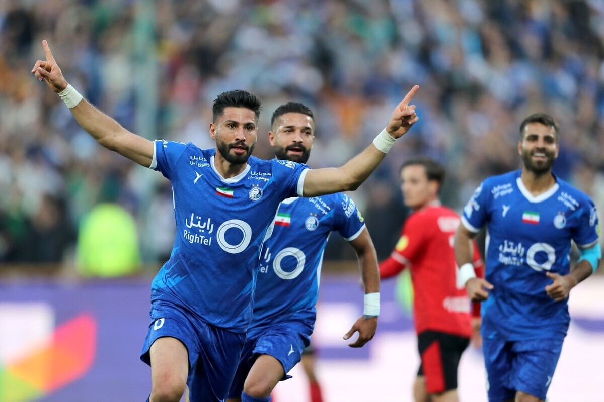 در دیدار روز گذشته (شنبه ۱۸ آذر) استقلال برابر فولاد، آسیب دیدگی سلیمی باعث نگرانی هواداران آبی پوش و کادرفنی این تیم شد.