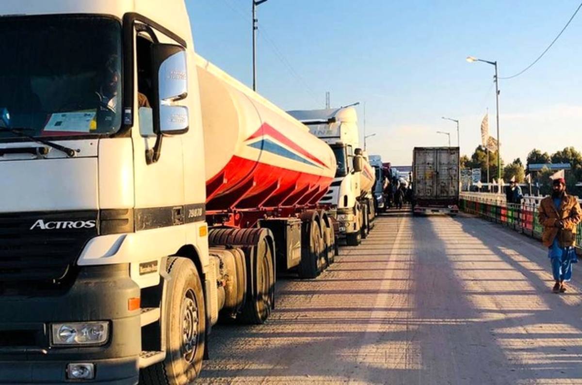 رئیس اتحادیه صادرکنندگان فرآورده‌های نفتی گفت: به‌هیچ وجه مرز افغانستان، ملاک سنجش استاندارد فرآورده‌های نفتی نیست و هیچ مکانیزم استانداری در مرز‌های افغانستان حاکم نیست.