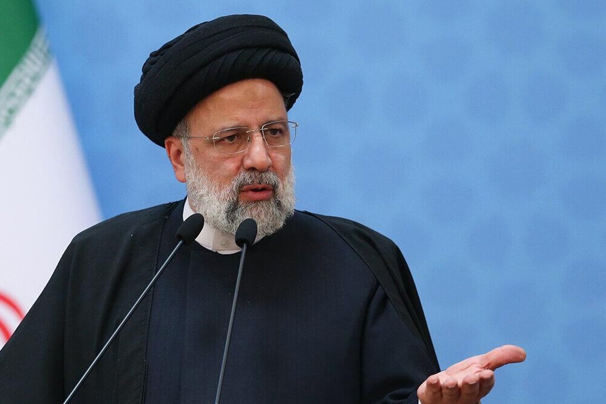 رئیس‌جمهور گفت: دولت باید سه نقش هدایتگری، حمایتگری و نظارت فعال داشته باشد و اگر کار به بخش خصوصی واگذار شد، دولت از نقش تصدی‌گری به نظارتی و توانمندسازی بخش خصوصی تبدیل می‌شود.