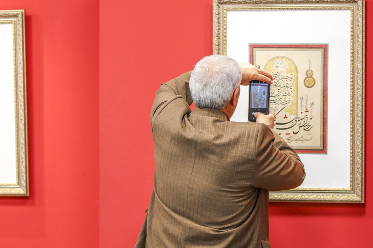 گزارشی از برگزاری نمایشگاه آثار خوش نویسی «یاس کبود» در نگارخانه رضوان.