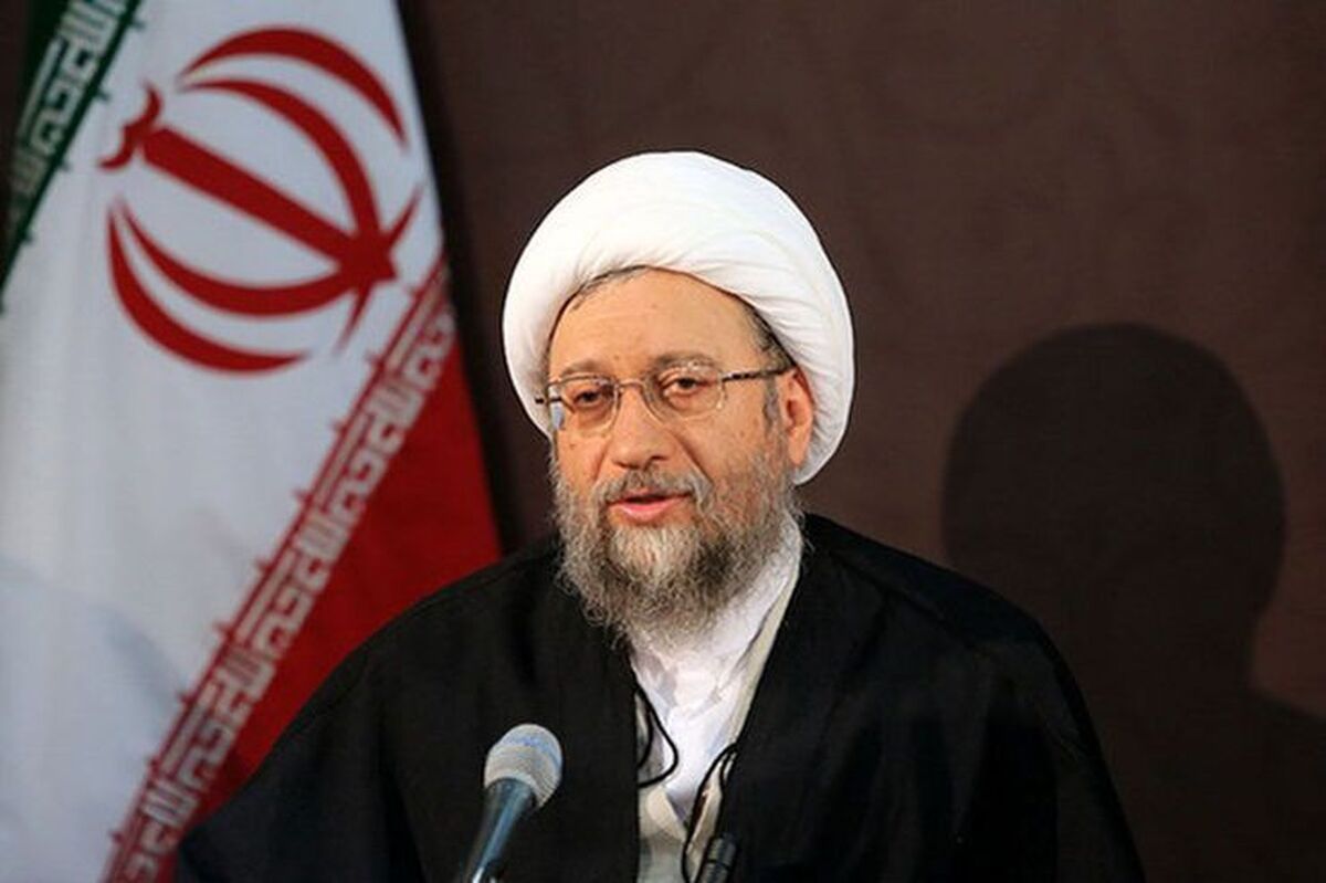 رئیس مجمع تشخیص مصلحت نظام گفت: برخی تلاش می کنند که مشارکت مردم در انتخابات کمرنگ باشد و باید با جلوگیری از شایعات و تبلیغات دشمن، امید را در جامعه زنده نگه داریم.