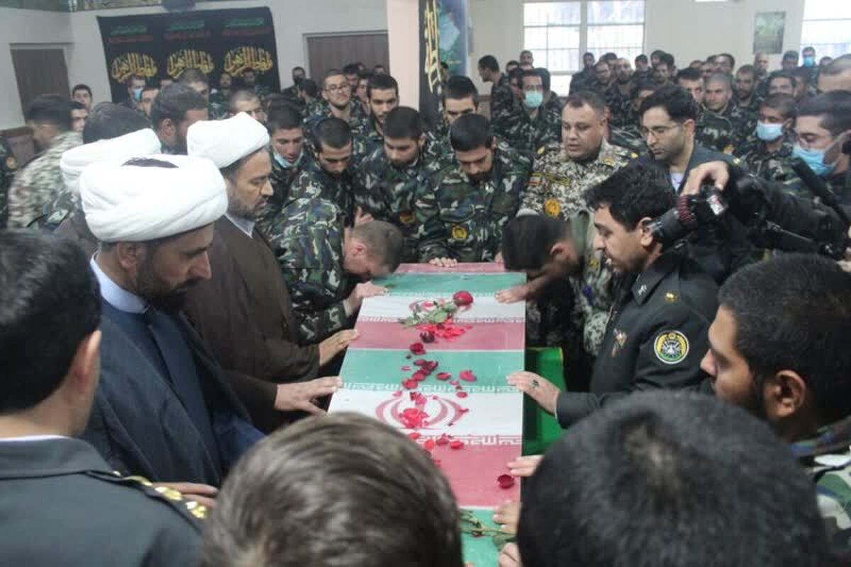 در آستانه شهادت حضرت زهرا (س) آئین وداع با پیکر مطهر شهید خوشنام دوران دفاع مقدس در منطقه پدافند هوایی شمال شرق کشور برگزار شد.