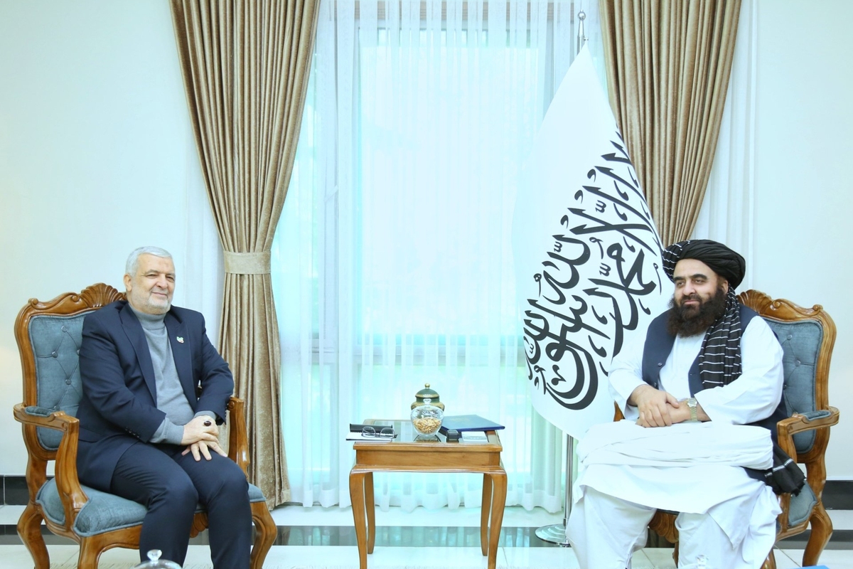 وزارت خارجه‌ طالبان اعلام کرده است که امیرخان متقی، سرپرست این وزارت در دیدار با حسن کاظمی قمی، نماینده‌ی ویژه و سفیر ایران در کابل، خواستار حل مشکلات حقوقی و قضایی مهاجران افغانستان در آن کشور شده است.