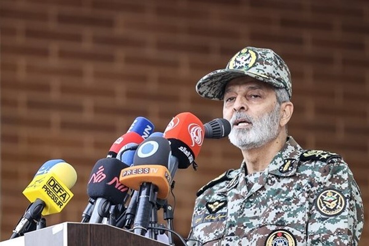 فرمانده کل ارتش جمهوری اسلامی ایران گفت: توجه ما به دانشگاه افسری از گذشته خوب بوده، این دانشگاه‌ها همواره ممتاز بودن را به همراه دارند، اما ما انتظار داریم که الگو بودن را به همراه خود داشته باشند.