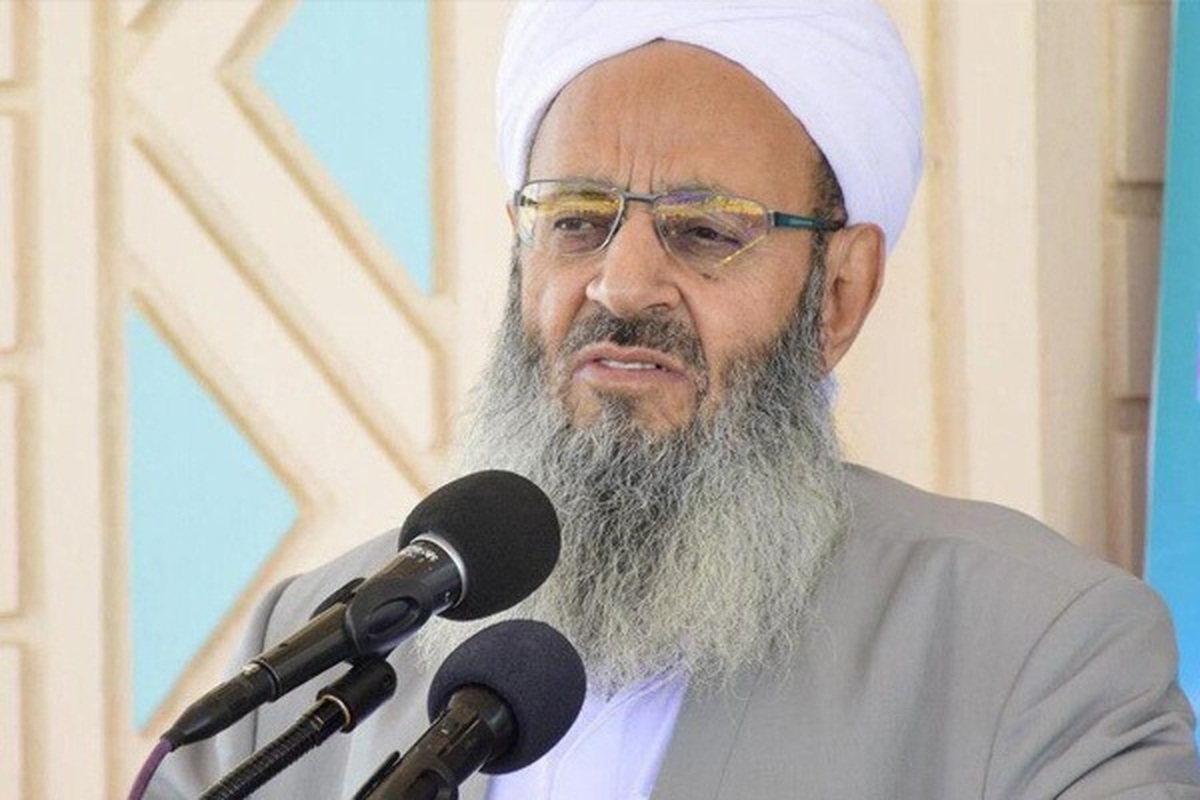 امام جمعه مسجد مکی اهل سنت زاهدان ضمن ابراز تأسف از حمله مسلحانه به مقر انتظامی شهرستان راسک، با خانواده و بازماندگان شهدای این حادثه اظهار همدردی کرد.