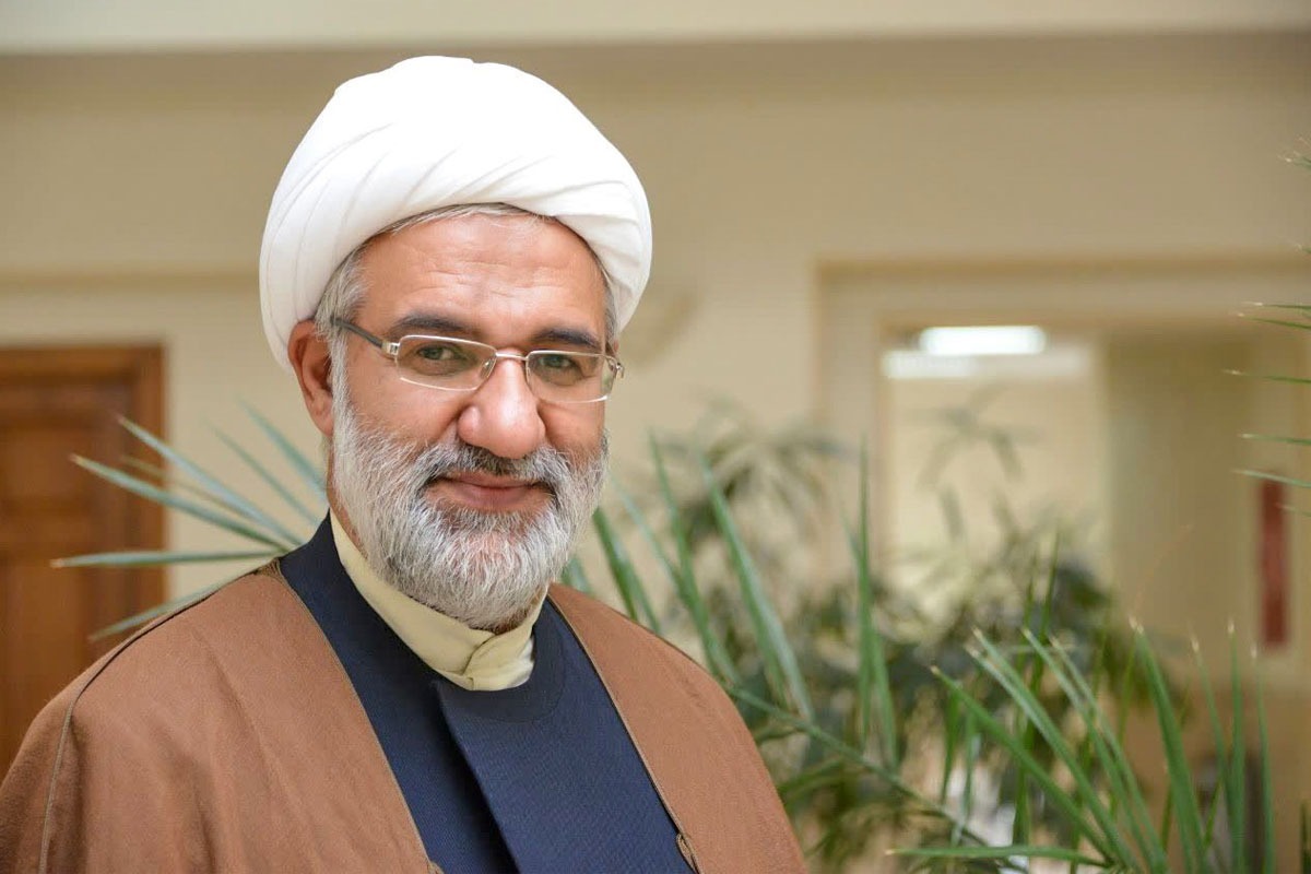 وحدت حوزه و دانشگاه درست مانند این است که رودخانه‌ای در دو نقطه از هم جدا شود، اما در حالی که از هم جدا هستند، به این دلیل که از یک منبع، سرچشمه می‌گیرند، در کارکرد وحدت رویه داشته باشند.