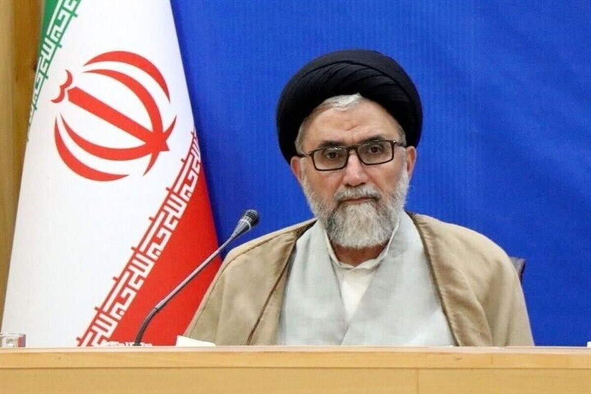 وزیر اطلاعات در پیامی به سردار فرماندهی کل انتظامی گفت: انتظار و مطالبه فوری مردم، مجازات مسببین خون‌های به ناحق ریخته شده شهدای این حادثه تروریستی را دارند و جامعه اطلاعاتی و سربازان گمنام امام زمان (عج) این را وظیفه خود می‌دانند.