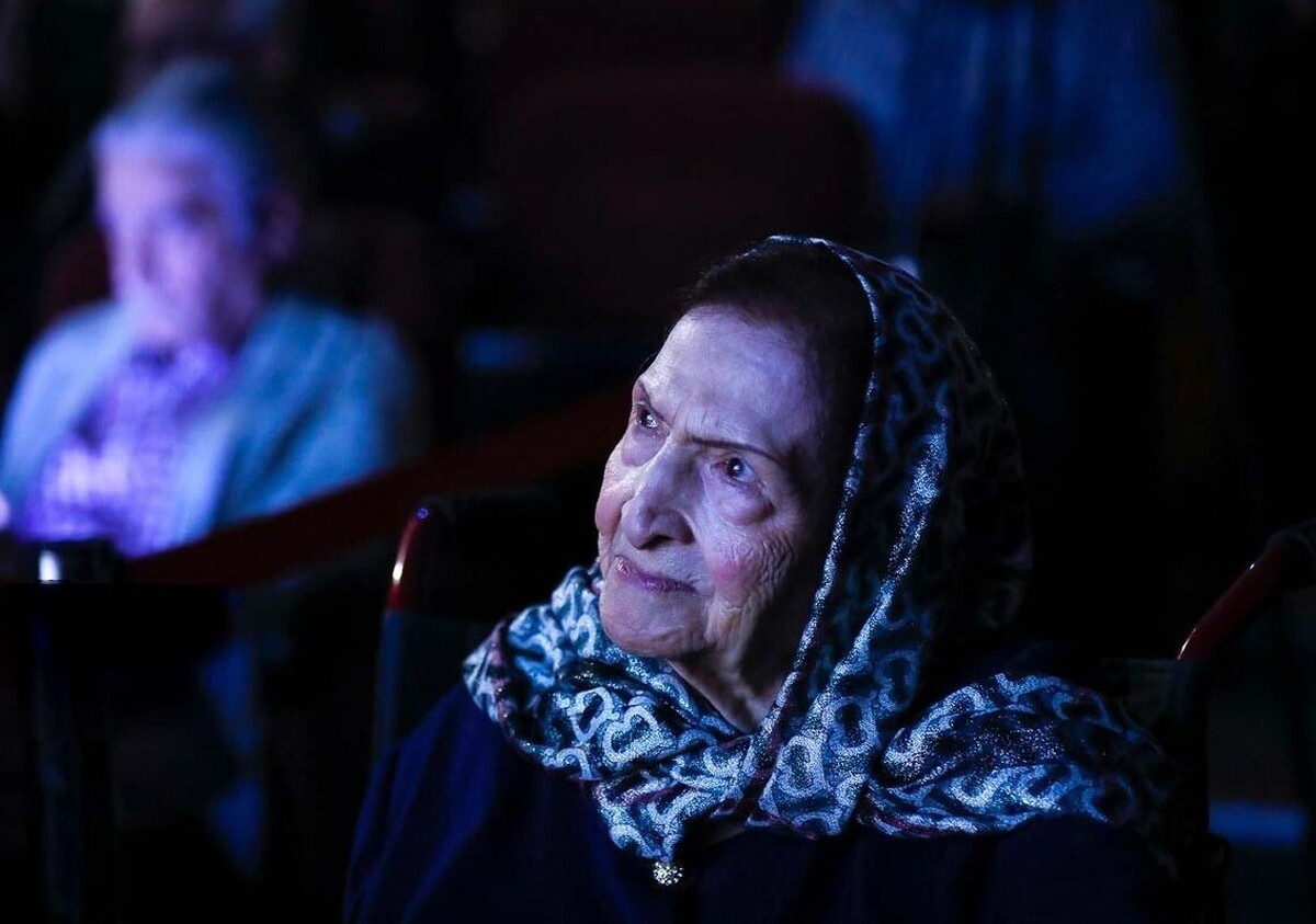 توران مهرزاد هنرمند پیشکسوت رادیو، تئاتر، سینما و تلویزیون و صدای ماندگار نمایش‌های رادیویی در ۹۳ سالگی درگذشت.