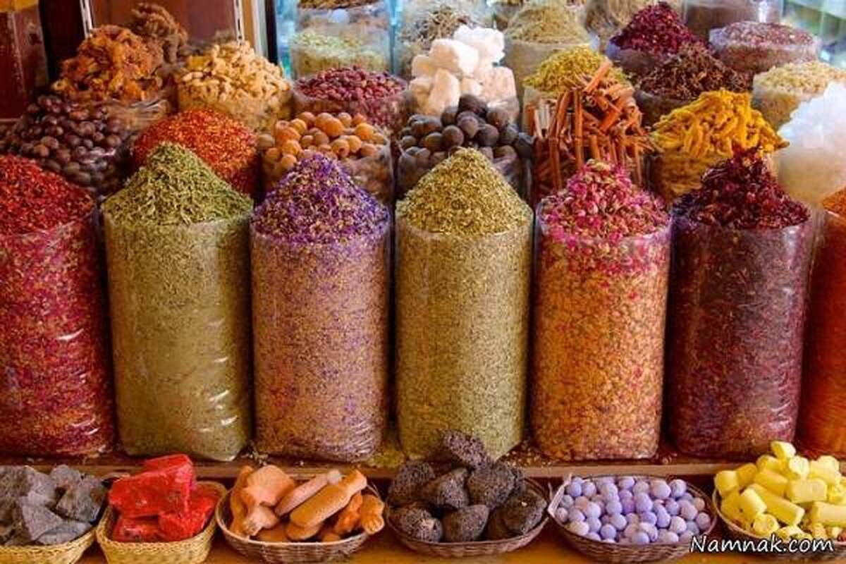عطاری‌ها نمی‌توانند تحت هیچ شرایطی دارو‌هایی که به هر شکل فرآوری شده در اختیار مشتریان قرار دهند همچنین مردم باید بدانند در صورت مصرف همزمان دارو‌های گیاهی با شیمیایی امکان تداخل دارویی وجود دارد.