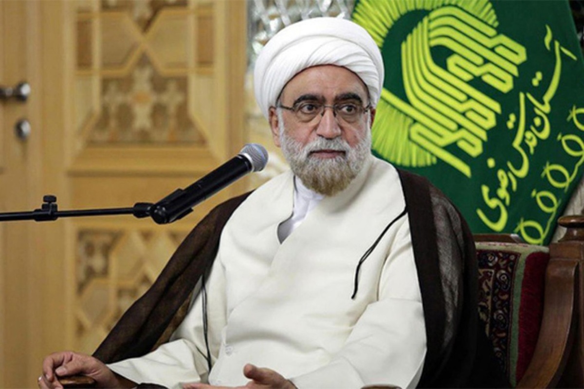 همزمان با شب يلدا حجه الاسلام و المسلمین مروی تولیت آستان قدس رضوی با حضور در آسایشگاه فیاض بخش مشهد از بخش های مختلف این مجموعه بازدید و با مددجویان دیدار کرد.