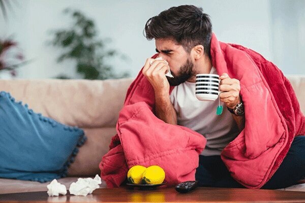 رئیس مرکز مدیریت بیماری‌های واگیر وزارت بهداشت، درمان و آموزش پزشکی با بیان اینکه موج آنفلوآنزا در اواخر آذر کند می‌شود، گفت: این بیماری از ۶ هفته گذشته شدت بیشتری پیدا کرد و دو سوم بستری ناشی از بیماری تنفسی را در مراکز درمانی تشکیل داد.