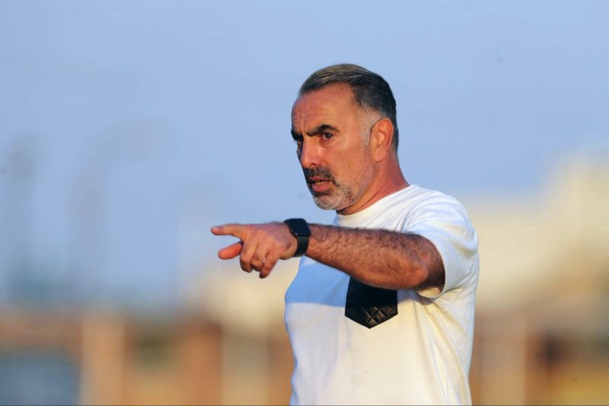 سرمربی استقلالی تیم فوتبال هوادار درآستانه اخراج از این تیم قرار دارد.