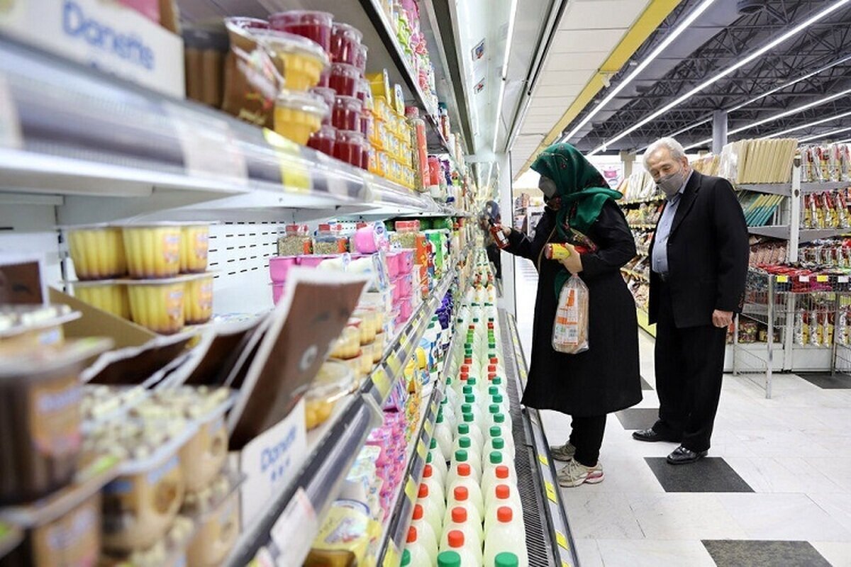رئیس اتحادیه بنکداران مواد غذایی تهران گفت: از ابتدای امسال در دو مرحله (هر بار ۱۵ درصد) قیمت روغن خوراکی کاهش پیدا کرد که این خبر خوشی برای مصرف‌کنندگان بود.