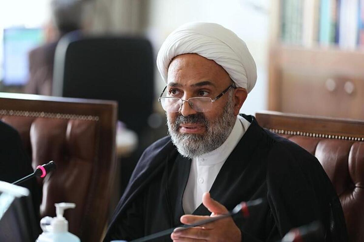 نماینده مردم مشهد و کلات در مجلس شورای اسلامی گفت: عبور از بخش دولتی و حرکت به سمت خصوصی سازی یکی از راه های  آن استفاده از ظرفیت های بخش خصوصی و بخش تعاونی است.