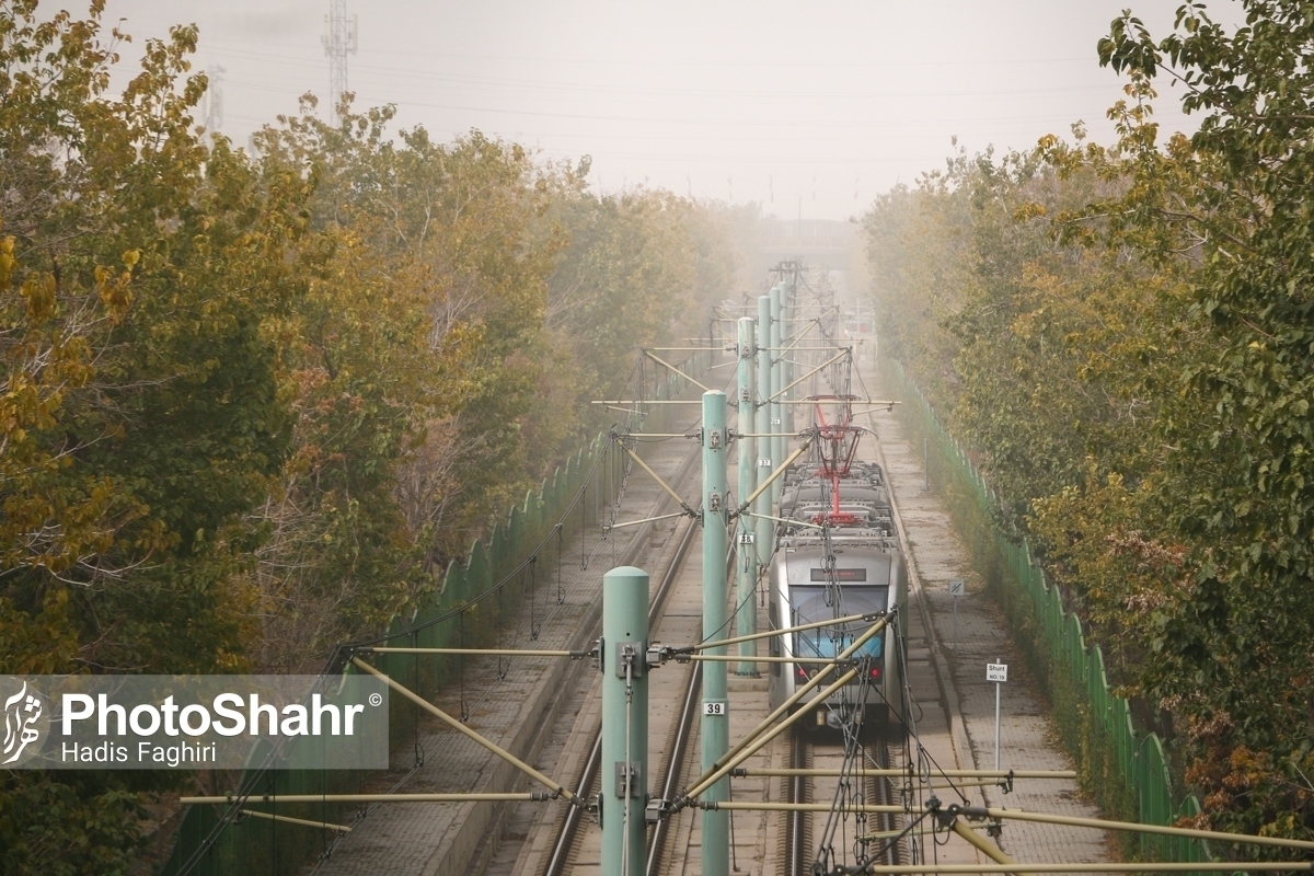 کارشناس مرکز پیش‌بینی اداره‌کل هواشناسی خراسان رضوی گفت: طی امروز و دو روز آینده برخی ساعات کلانشهر مشهد شاهد افزایش گرد و غبار و آلاینده‌های فسیلی خواهد بود.