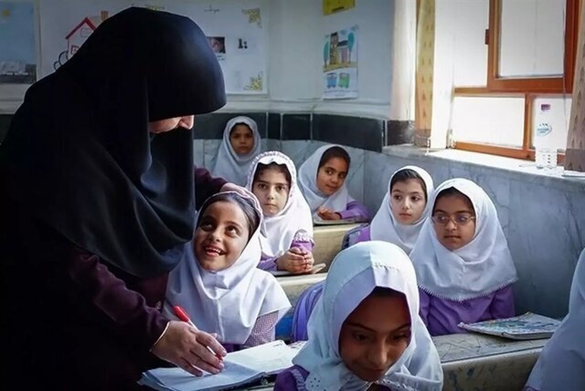 معاون هماهنگی امور عمرانی استاندار تهران در خصوص فعالیت مدارس در روز دوشنبه ششم آذر توضیحاتی داد.