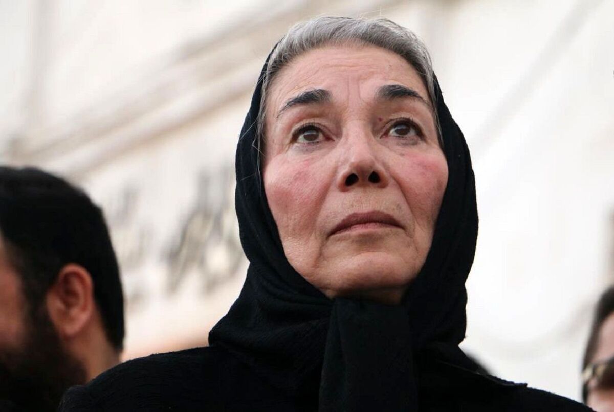 زنده‌یاد پروانه معصومی، بازیگر پیشکسوت سینما و تلویزیون، ارادت ویژه‌ای به امام رضا (ع) داشت. اینجا، ضمن بازخوانی یک مصاحبه با این هنرمند، شعرخوانی او درباره امام هشتم را نیز می‌شنویم.
