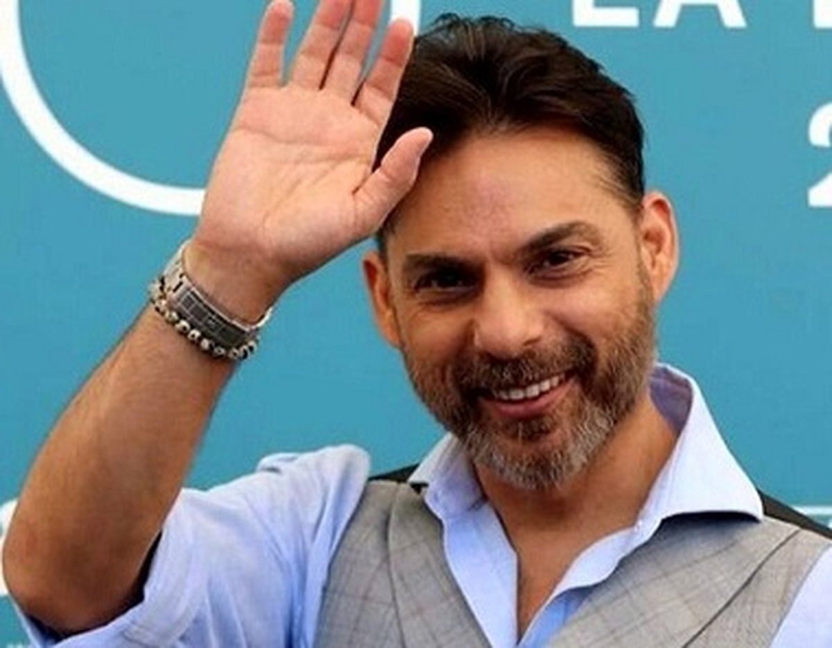 پیمان معادی با سریال «افعی تهران» به شبکه نمایش خانگی می آید.