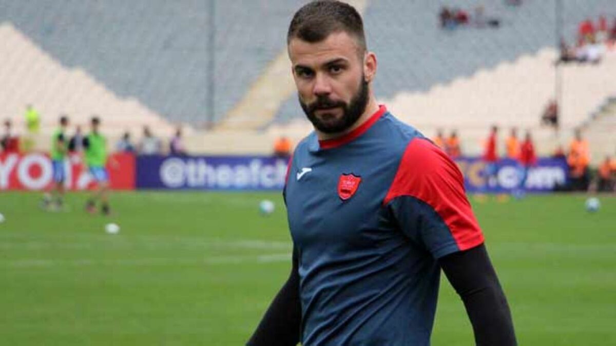 دروازه‌بان سابق پرسپولیس مانع بسته شدن پنجره نقل و انتقالاتی این باشگاه شد.