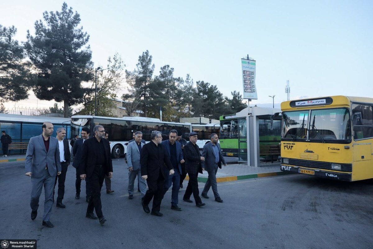 شهردار مشهدمقدس از روند خدمت‌رسانی اتوبوسرانی به شهروندان بازدید کرد.