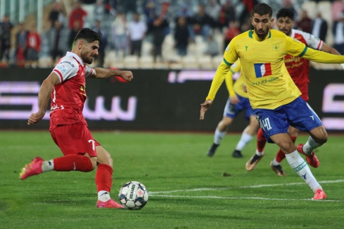 محمد عمری بازیکن سرعتی و تکنیکی پرسپولیس، به بازی با الدحیل می‌رسد.