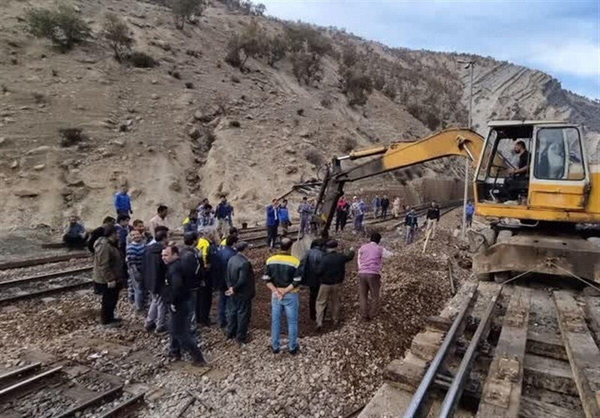 مدیرکل راه‌آهن لرستان، جزئیات خروج واگن قطار از ریل در این استان را تشریح کرد.