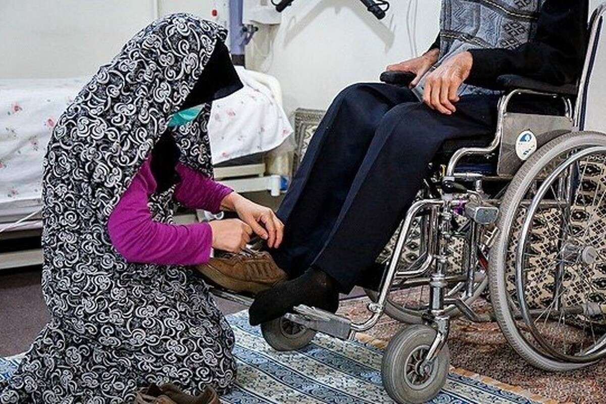 با وجود اینکه وزیر کار امروز گفت تمام کسانی که مشمول قانون ایثارگری می‌شوند حتما باید تبدیل وضعیت شوند اما همچنان مشمولان این طرح بین ادارات سرگردان هستند.