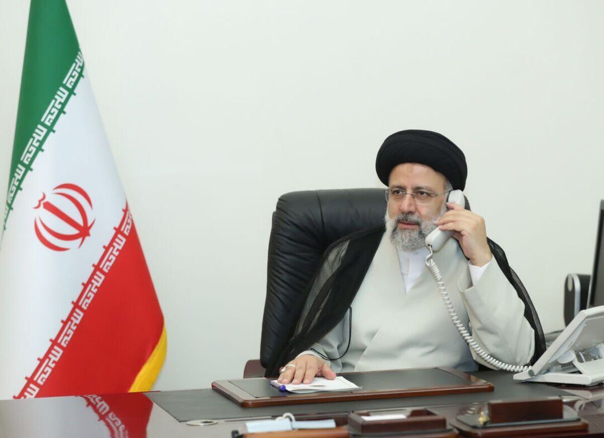 رئیس‌جمهور در گفت‌وگوی تلفنی با رهبر معظم انقلاب تاکید کرد: دولت تمام توان خود را برای تحقق منویات معظم‌له به ویژه تحقق شعار سال به کار خواهد گرفت.