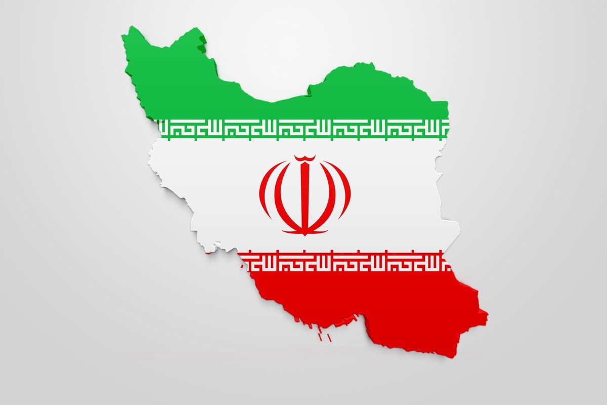 نهال «جمهوری اسلامی» امروز به «درخت تناوری» تبدیل شده است که نمی‌توانند آن را از جای خودش تکان بدهند؛ این را شما بدانید! جمهوری اسلامی قوی‌تر خواهد شد.